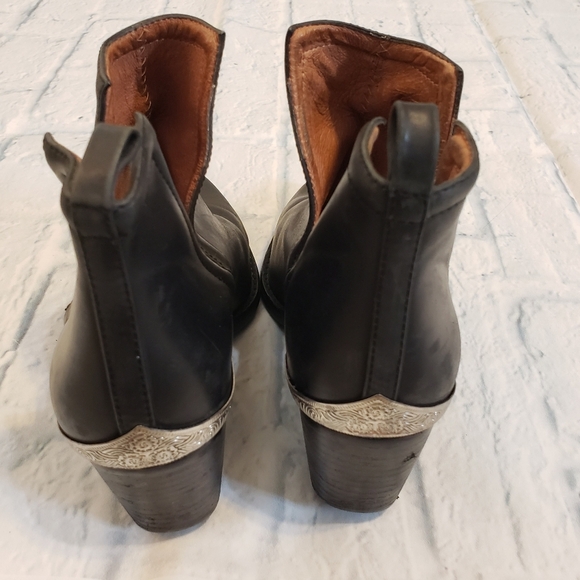 Jeffrey Campbell Black Cromwell Booties size 7 - Picture 8 of 15